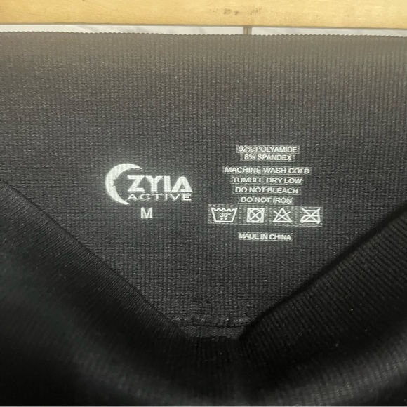 Zyia Active - Black Angle Grid Performance Hi-Rise7/8 Seamless Leggings - Picture 7 of 8